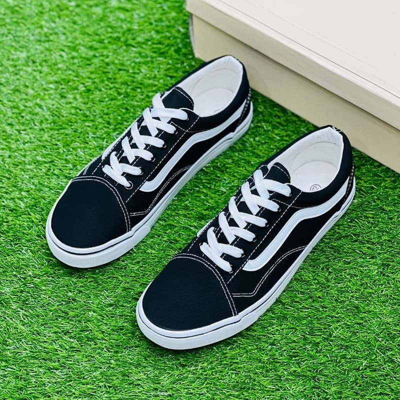 Casual Sneakers For Men Women Both Footwear